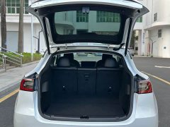 Tesla Model Y Standard Range RWD - ფოტო 18