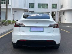Tesla Model Y Standard Range RWD - ფოტო 7