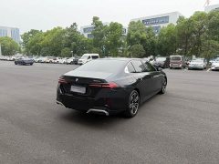 BMW 5 Series 525Li M Sport Package - ფოტო 9
