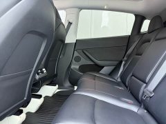 Tesla Model Y Rear-Wheel Drive - ფოტო 10