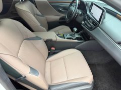 Lexus ES 200 Premium Edition - ფოტო 10