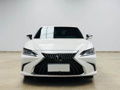 Lexus ES 200 Premium Edition - ფოტო 2