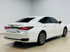 Lexus ES 200 Premium Edition - ფოტო 5
