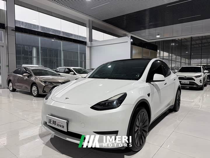 Tesla Model Y Rear-Wheel Drive