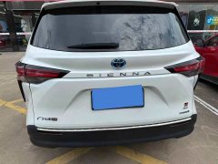 Toyota Sienna 2021 2.5L Hybrid Luxury - ფოტო 4
