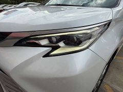 Toyota Sienna 2021 2.5L Hybrid Luxury - ფოტო 5