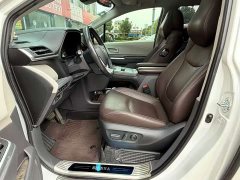 Toyota Sienna 2021 2.5L Hybrid Luxury - ფოტო 9