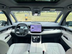 Zeekr 009 2024 Six-Seat Executive AWD 108kWh - ფოტო 18