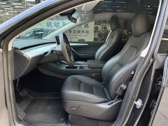 Tesla Model Y Rear-Wheel Drive - ფოტო 4