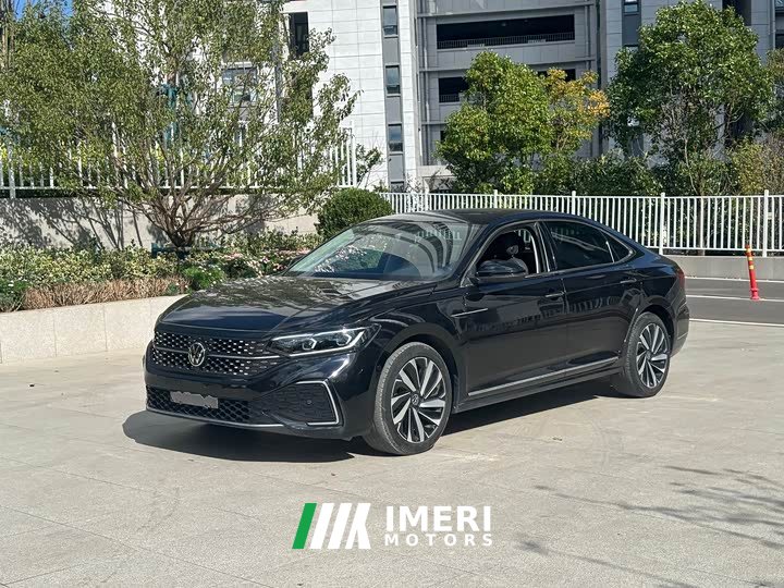 Volkswagen Passat 330TSI Starry Sky Luxury Edition - ავტომობილი ჩინეთიდან