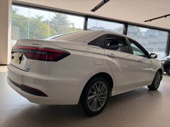 Nissan Venucia D60 PLUS 1.6L XV CVT Smart Leading Edition - ფოტო 12