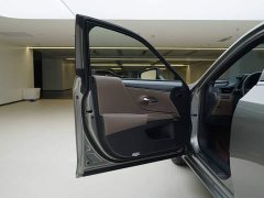 Lexus ES 300h Premium Edition - ფოტო 14
