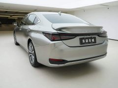Lexus ES 300h Premium Edition - ფოტო 4