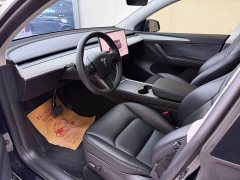 Tesla Model Y Rear-Wheel Drive - ფოტო 3