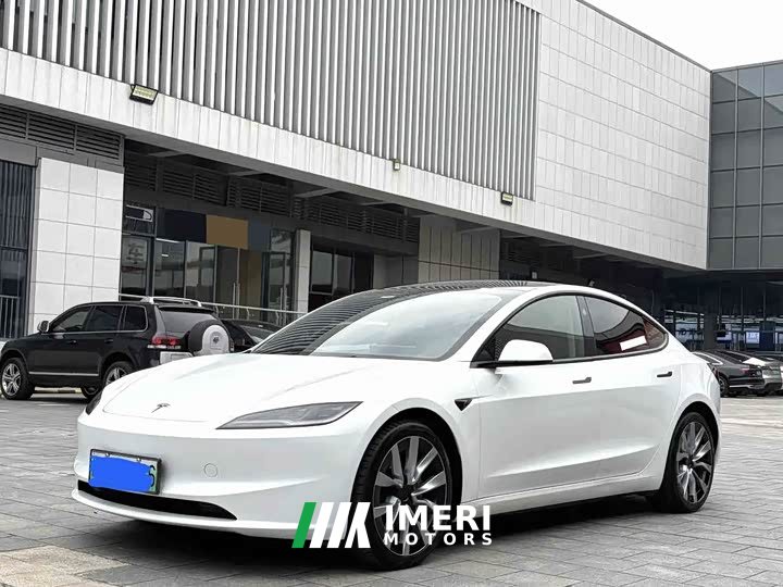 Tesla Model 3 Long Range All-Wheel Drive