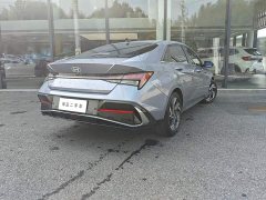 Hyundai Elantra 2023 1.5L CVT Luxury - ფოტო 2