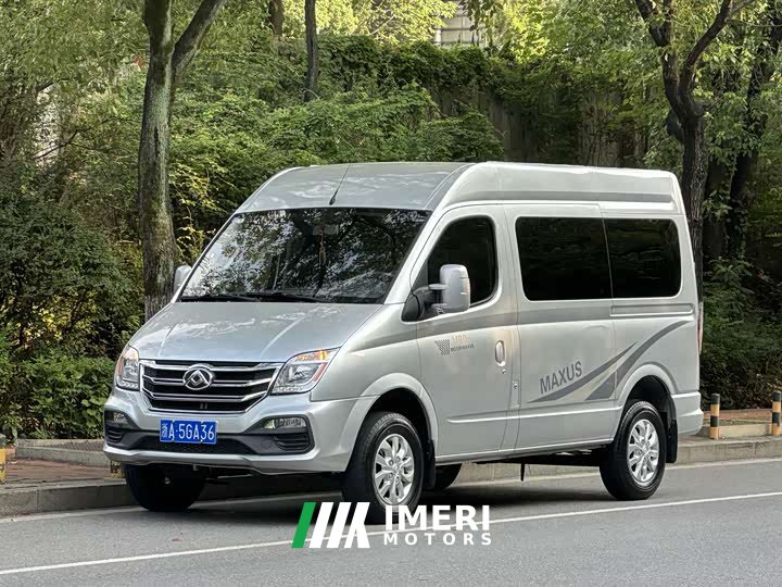 New Journey Xintu V80 2.0T AMT Classic Aoyun Tong Short Wheelbase Mid-roof 5/6 Seater