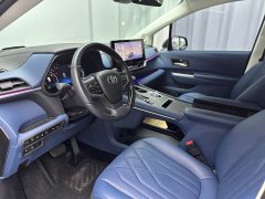 Toyota Gravia 2.5L Hybrid Prestige Plus AWD - ფოტო 16