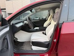 Tesla Model Y Rear-Wheel Drive - ფოტო 4