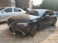 Lexus ES 200 Premium Edition - ფოტო 1