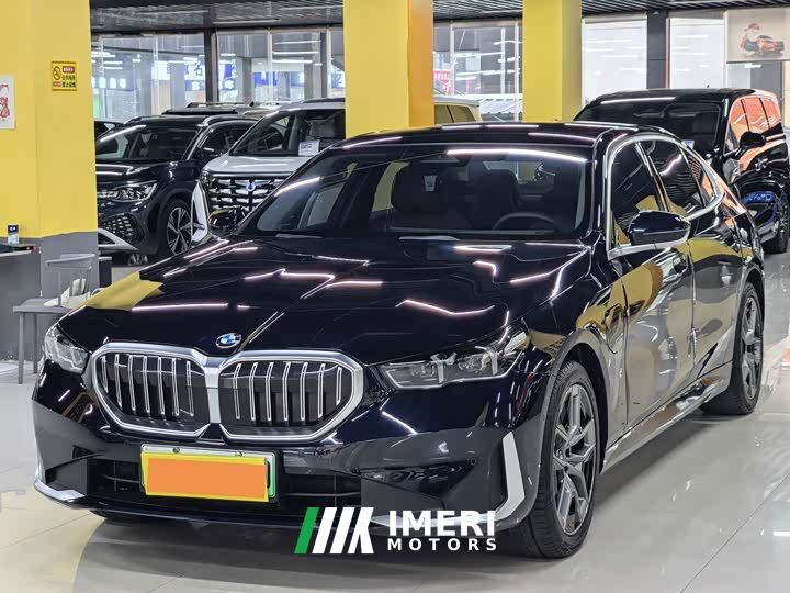 BMW i5 eDrive 35L Luxury Package