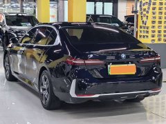 BMW i5 eDrive 35L Luxury Package - ფოტო 17