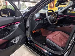 BMW i5 eDrive 35L Luxury Package - ფოტო 4