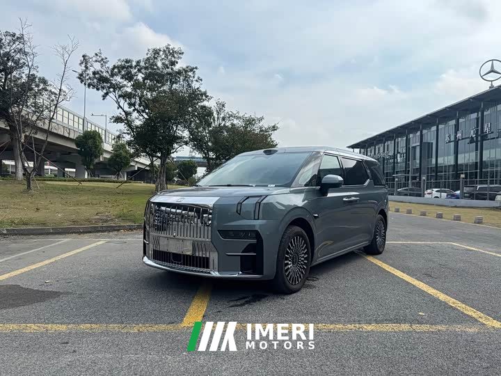 Zeekr 009 Six-Seat Executive AWD 108kWh