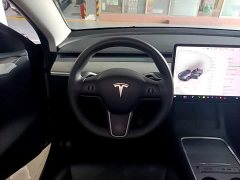Tesla Model Y Rear-Wheel Drive - ფოტო 10