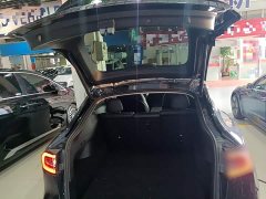 Tesla Model Y Rear-Wheel Drive - ფოტო 18