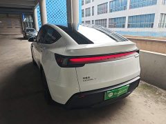 Tesla Model Y Rear-Wheel Drive - ფოტო 4