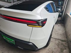 Tesla Model Y Rear-Wheel Drive - ფოტო 7