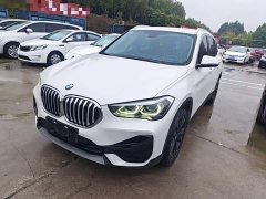 BMW X1 sDrive20Li Fashion Edition - ფოტო 1