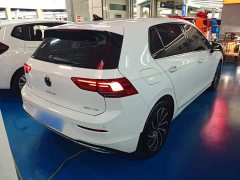Volkswagen Golf 280TSI DSG 30th Anniversary Edition - ფოტო 6