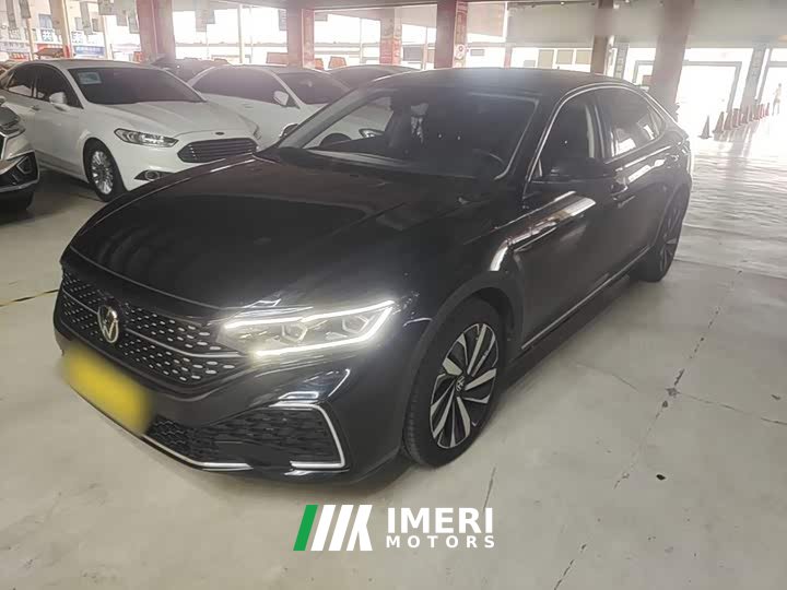 Volkswagen Passat 330TSI Starry Sky Luxury Edition