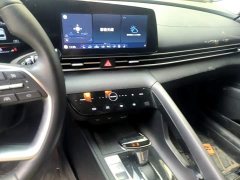 Hyundai Elantra 1.5L CVT Luxury - ფოტო 12
