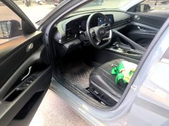 Hyundai Elantra 1.5L CVT Luxury - ფოტო 15