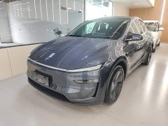 Tesla Model Y Rear-Wheel Drive - ფოტო 1