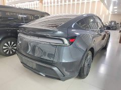 Tesla Model Y Rear-Wheel Drive - ფოტო 6