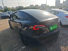 Tesla Model Y Rear-Wheel Drive - ფოტო 4