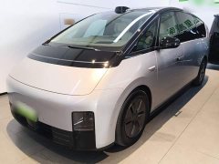 Li Auto Li Xiang MEGA Ultra - ფოტო 1