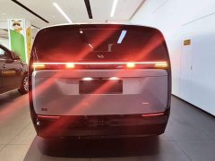 Li Auto Li Xiang MEGA Ultra - ფოტო 5