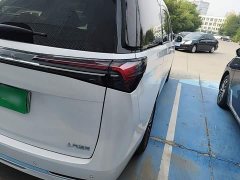 Buick GL8 New Energy Lusang Respect Edition - ფოტო 7
