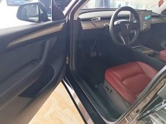 Tesla Model Y Rear-Wheel Drive - ფოტო 15