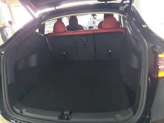 Tesla Model Y Rear-Wheel Drive - ფოტო 18