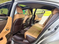 Lexus ES 200 Premium Edition - ფოტო 10
