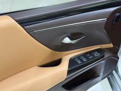 Lexus ES 200 Premium Edition - ფოტო 14