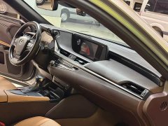 Lexus ES 200 Premium Edition - ფოტო 17