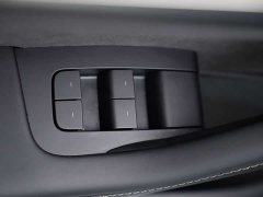 Tesla Model Y Rear-Wheel Drive - ფოტო 10
