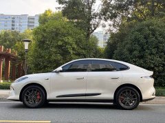 IM Motors Zhiji LS6 2025 Long Range Lingxi Intelligent Driving Edition - ფოტო 4